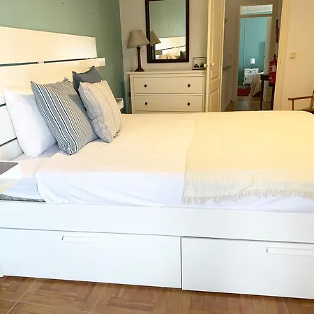 Casa Do Terraco By Madrabica Feriehus