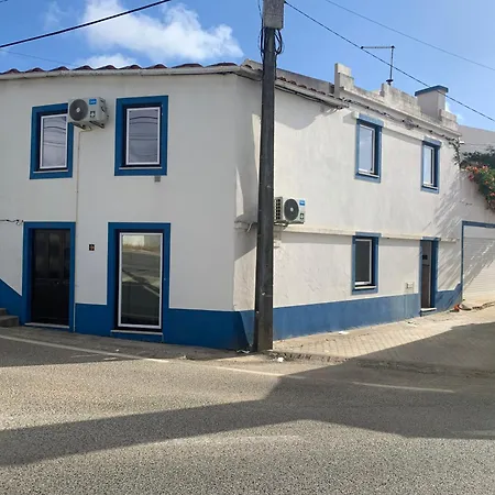 Casa Do Terraco By Madrabica Feriehus